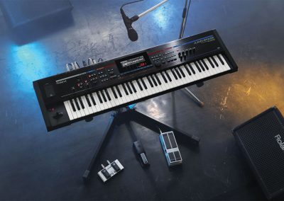 Roland Juno Stage synthesizer met song player